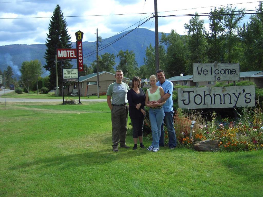 Johnny'S Motel Grand Forks Extérieur photo